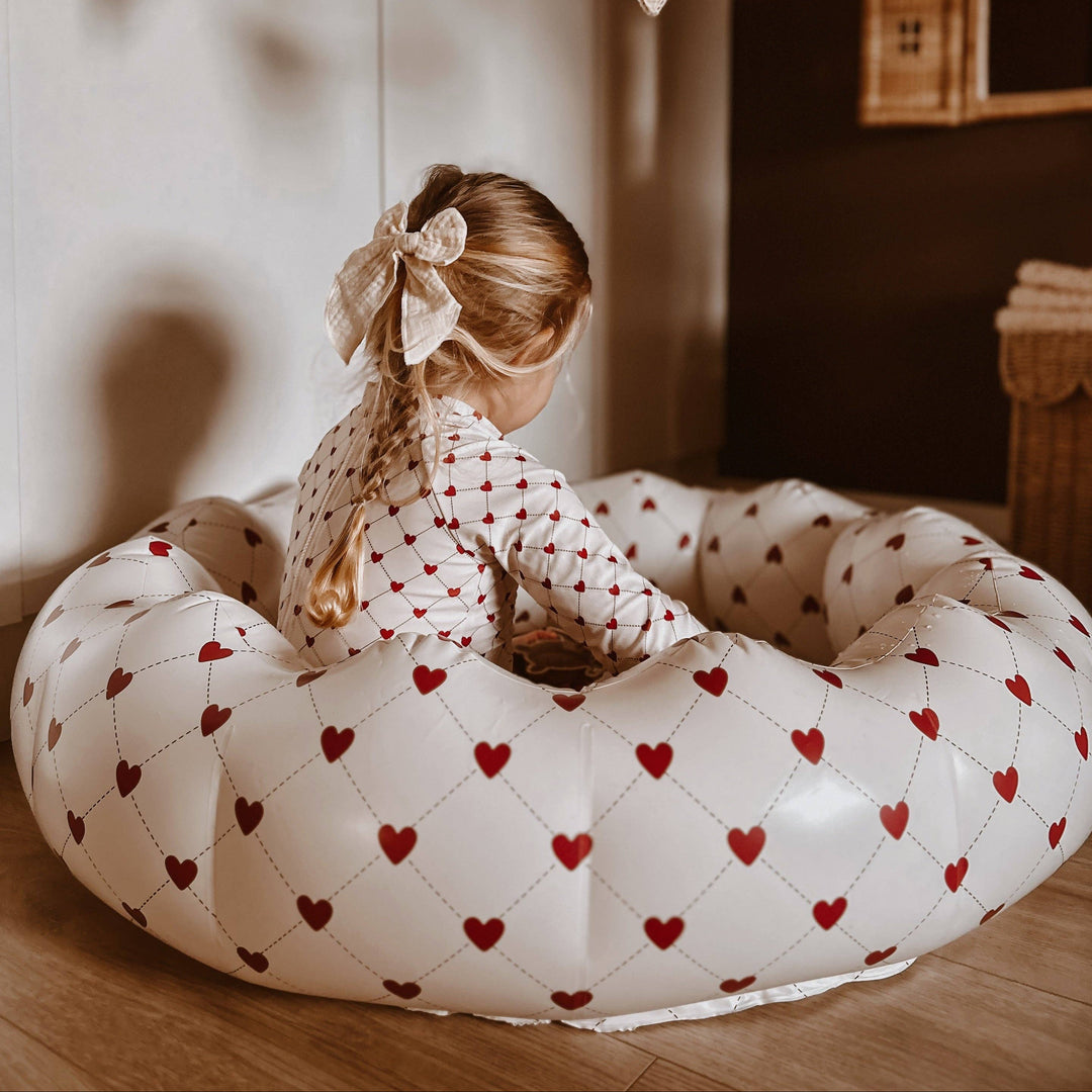 Detaliu design Lovely Roots, piscină gonflabilă pentru copii