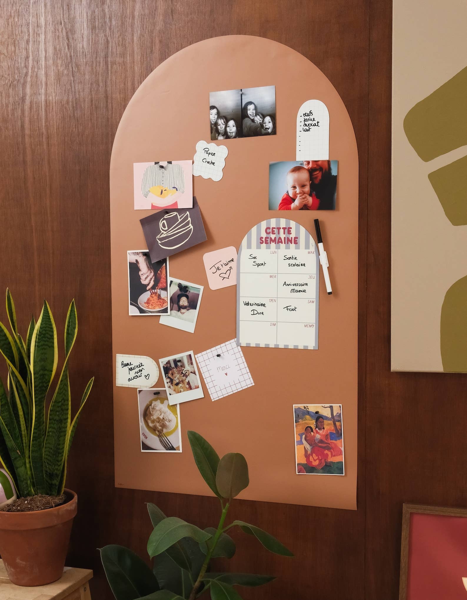 Tablă magnetică flexibilă tip arc pentru joacă, organizare și decor